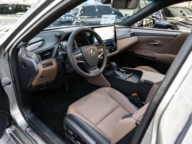 Lexus ES — Фото автомобиля 9