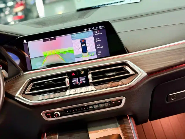 BMW X5 — Фото автомобиля 8
