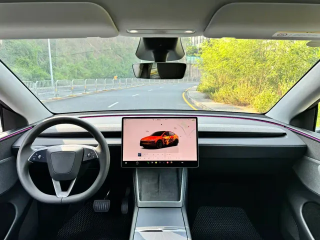 Tesla Model Y — Фото автомобиля 8