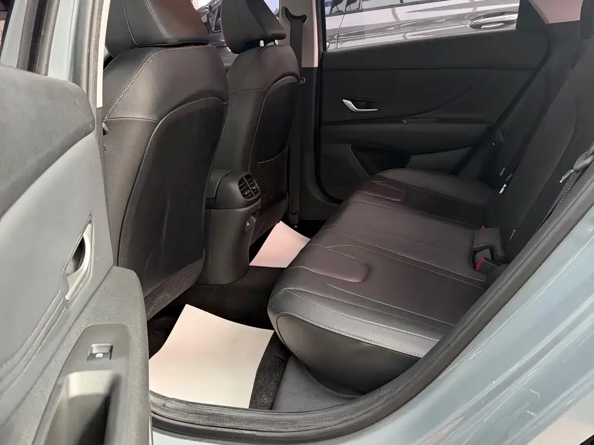 Hyundai Elantra 2022 1.5L CVT GLX Elite Edition — Фото автомобиля 9