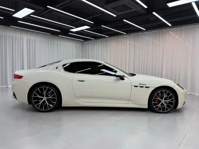 Maserati GranTurismo — Фото автомобиля 2