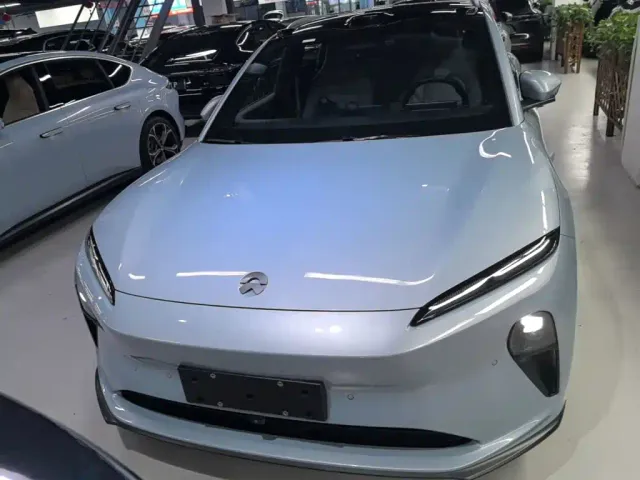 Nio ET5 Touring — Фото автомобиля 2