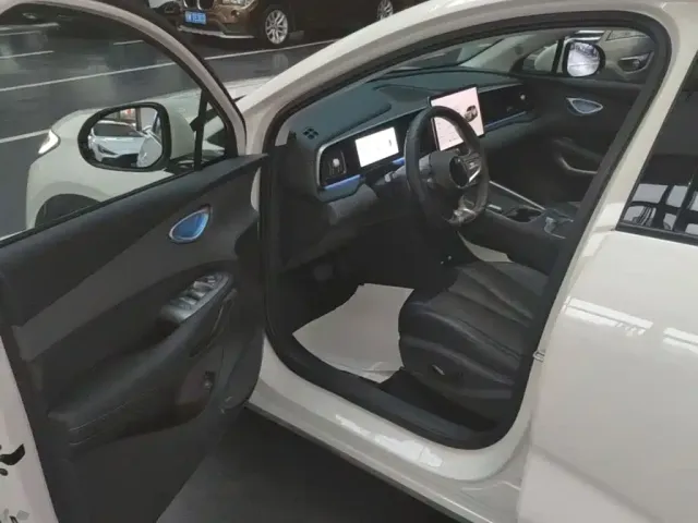 BYD Hai Shi 05 EV 2025 520KM Flagship Smart Navigation Edition — Фото автомобиля 15