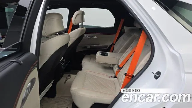 Genesis GV70 2.5T Бензин AWD — Фото автомобиля 11