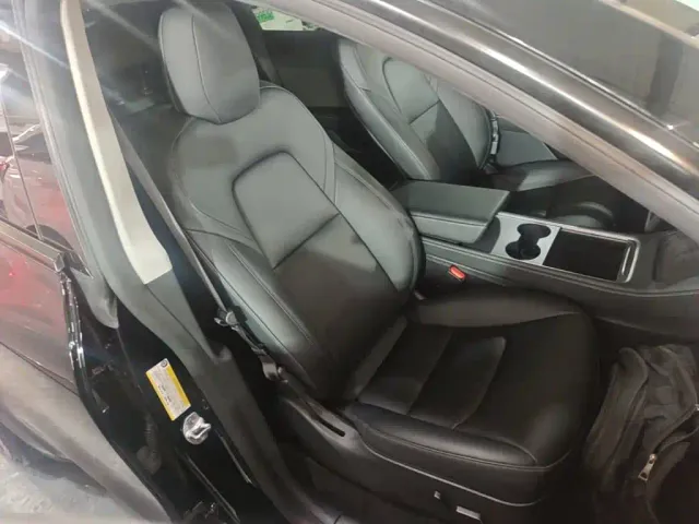 Tesla Model Y — Фото автомобиля 24