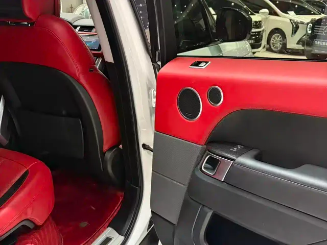 Land Rover Range Rover Sport — Фото автомобиля 16
