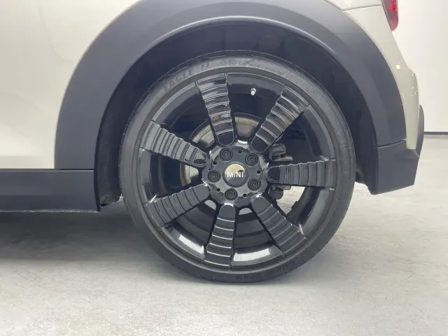 MINI MINI 2023 2.0T COOPER S King's Cross Special Edition — Фото автомобиля 14