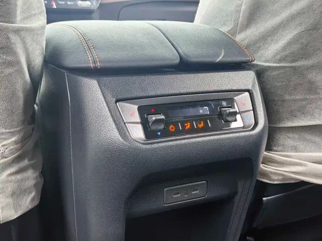 Ford Explorer — Фото автомобиля 19