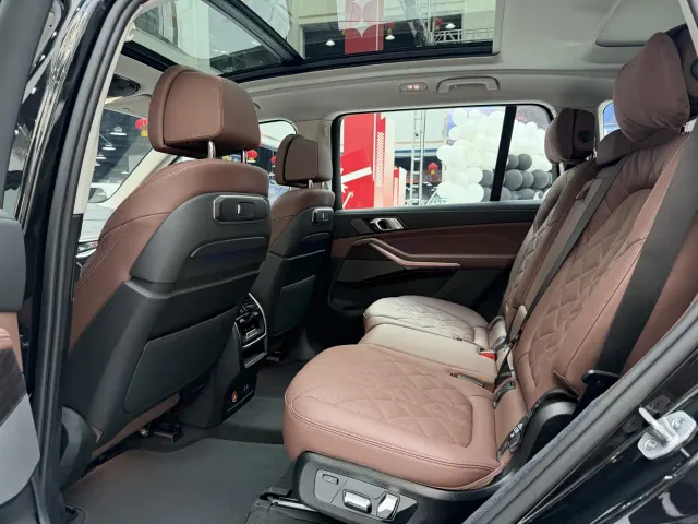 BMW X7 — Фото автомобиля 8