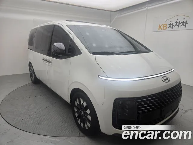 Фотография автомобиля — Hyundai Staria