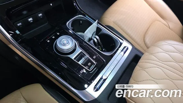 Kia Canival — Фото автомобиля 8