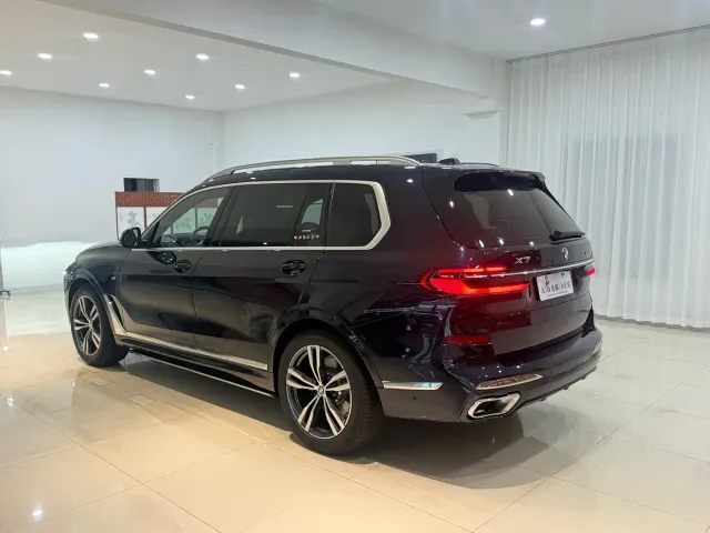 BMW X7 — Фото автомобиля 3