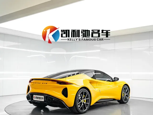 Lotus Emira — Фото автомобиля 4