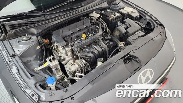Hyundai AVANTE — Фото автомобиля 2
