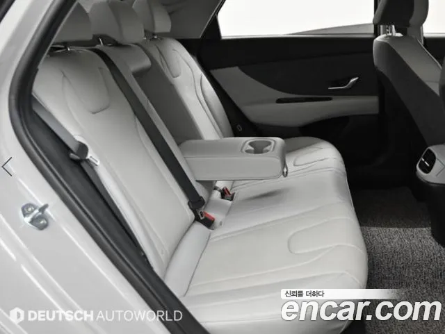Hyundai AVANTE Avante (CN7) — Фото автомобиля 12