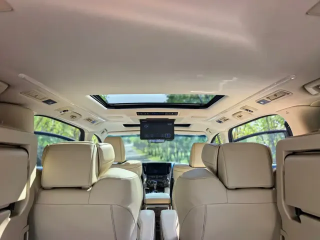Toyota Vellfire 2021 Crown Hybrid 2.5L HV Supreme Edition — Фото автомобиля 13