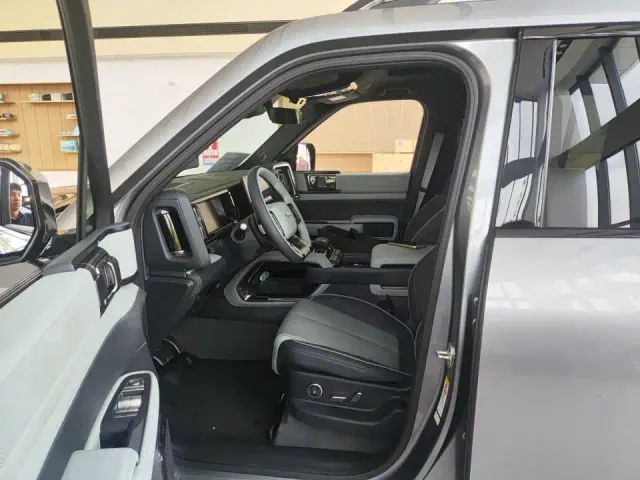 BYD FangChengBao Leopard 5 — Фото автомобиля 5