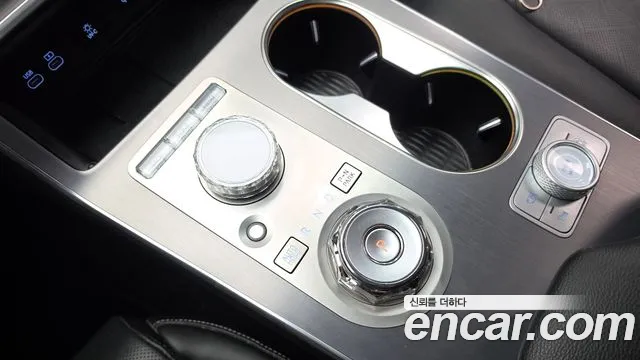Genesis GV80 — Фото автомобиля 12