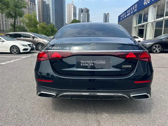 Mercedes-Benz E-Class — Фото автомобиля 11
