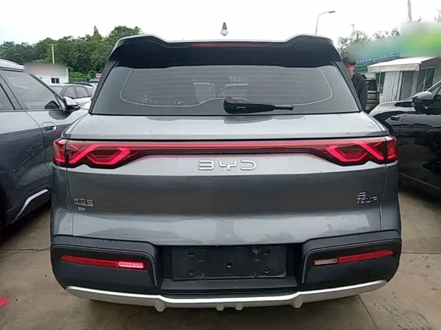 BYD Yuan UP — Фото автомобиля 5