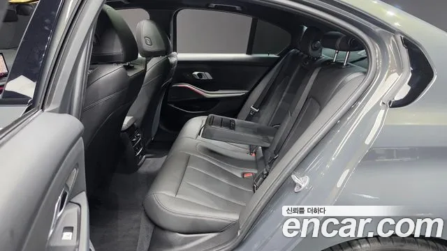 BMW 3-Series 3 серия (G20) 320i M Sport — Фото автомобиля 10