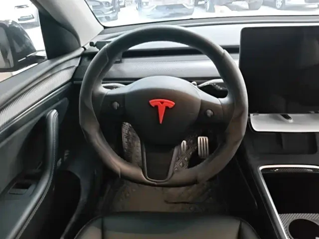 Tesla Model Y — Фото автомобиля 2