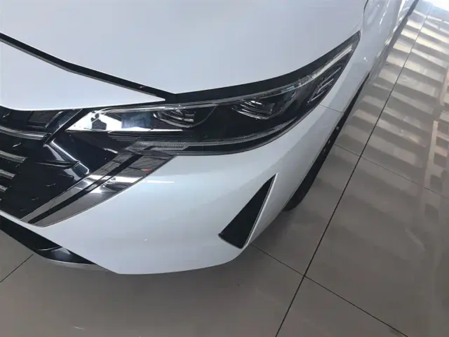 Nissan Sylphy — Фото автомобиля 23