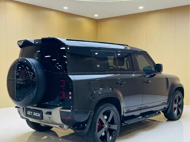 Land Rover Defender — Фото автомобиля 9