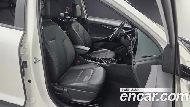 Kia Niro — Фото автомобиля 17