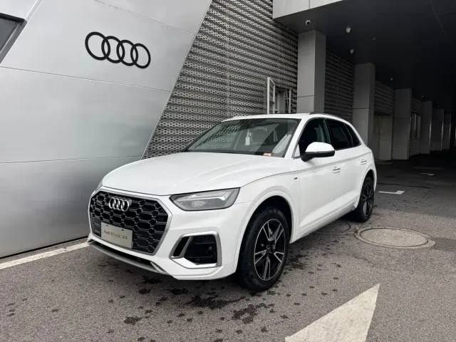 Фотография автомобиля — Audi Q5L