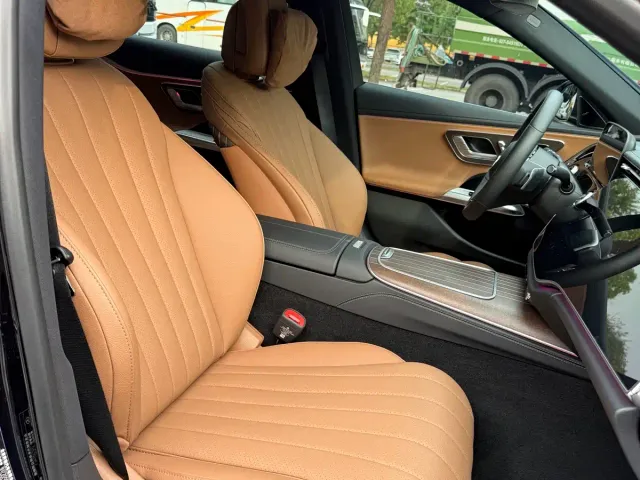 Mercedes-Benz E-Class — Фото автомобиля 12