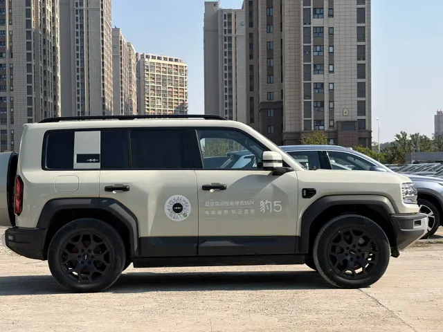BYD FangChengBao Leopard 5 — Фото автомобиля 5