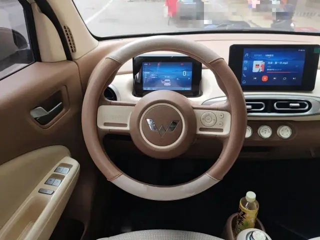 Wuling Hongguang Mini EV — Фото автомобиля 11