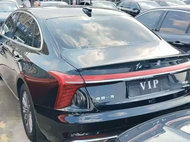 Hongqi H5 — Фото автомобиля 11