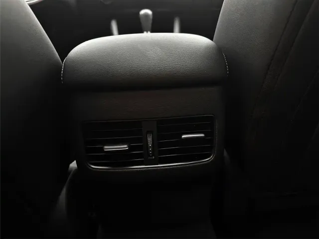 Mazda Axela — Фото автомобиля 17