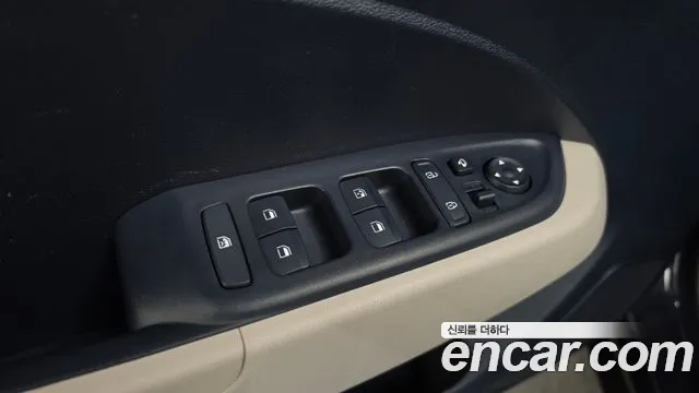 Hyundai Venue — Фото автомобиля 28