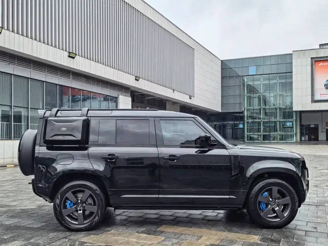 Land Rover Defender — Фото автомобиля 19