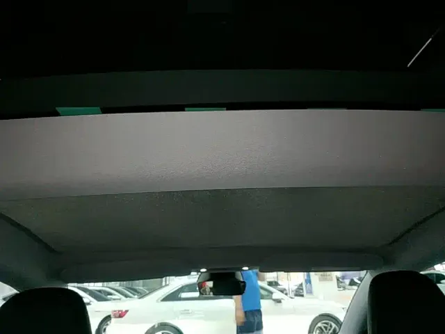 Tesla Model 3 — Фото автомобиля 17