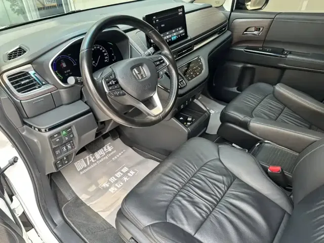 Honda Odyssey — Фото автомобиля 10