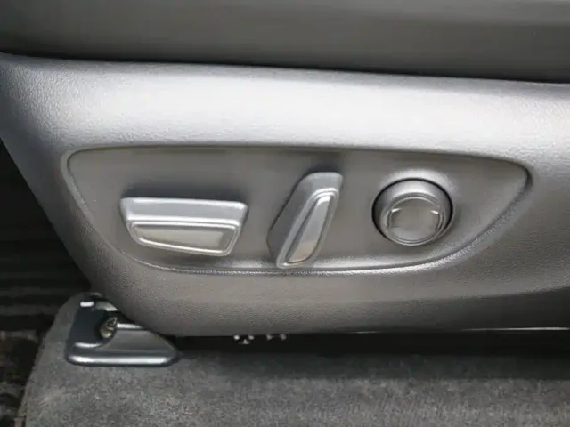 Toyota Prado — Фото автомобиля 12