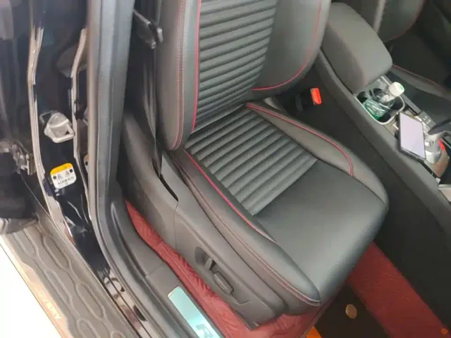 Land Rover Discovery Sport — Фото автомобиля 24