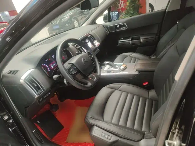 Citroen C6 — Фото автомобиля 14