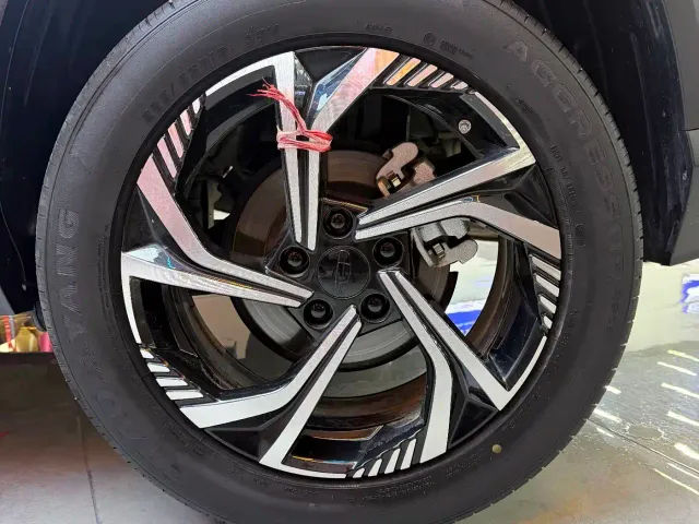 Geely Boyue — Фото автомобиля 12