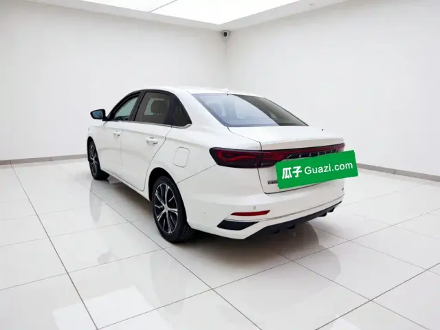 Geely Emgrand — Фото автомобиля 4