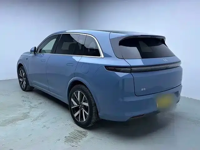 Li Auto L7 — Фото автомобиля 6