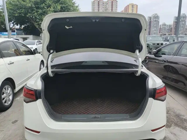 Nissan Sylphy — Фото автомобиля 18