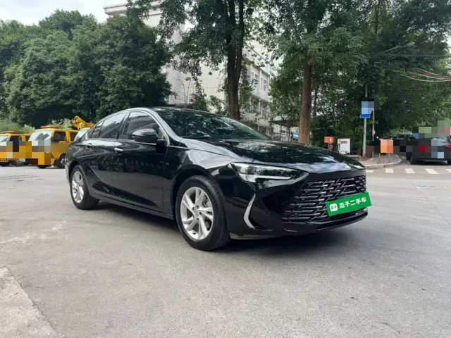 Buick Regal — Фото автомобиля 3