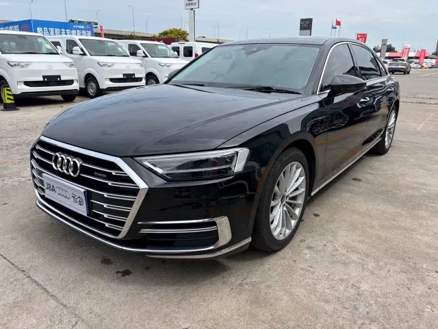 Фотография автомобиля — Audi A8