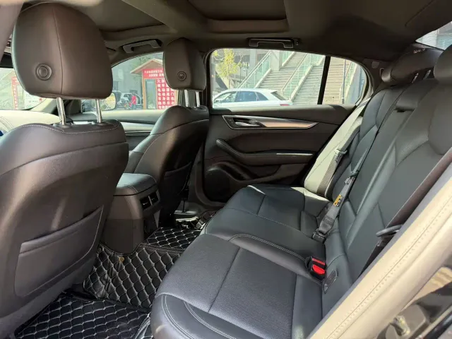 Cadillac CT5 — Фото автомобиля 5