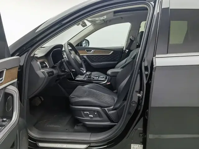 Hongqi Hongqi HS7 2022 2.0T DCT 2WD ZhiLian QiXiang Edition 5-seater — Фото автомобиля 10